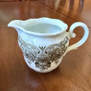 Bavaria Porcelain Seltmann Weiden Baroque Rheingau creamer